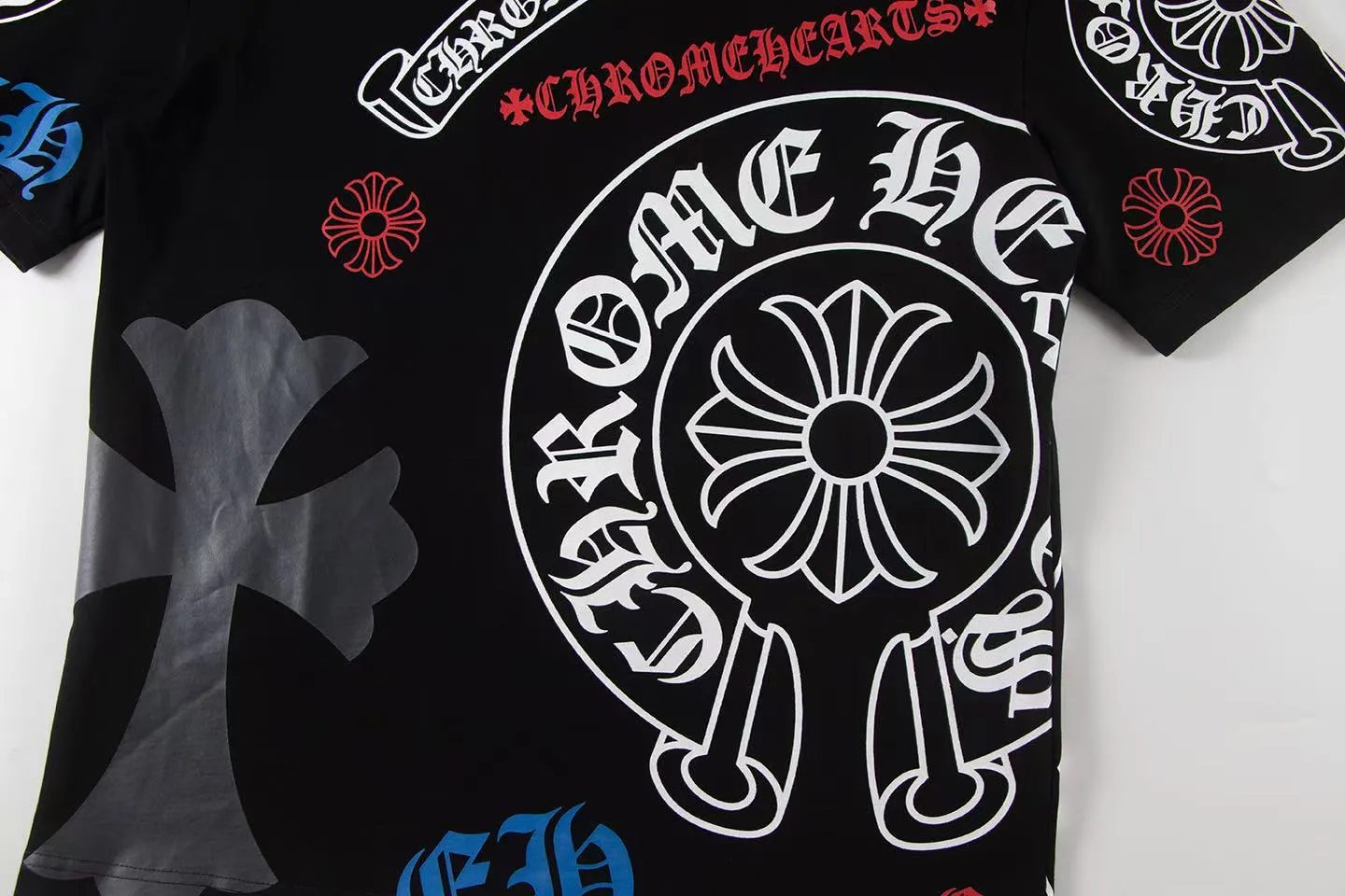 🅿️160 Style: 2025 new Croix Heart short-sleeved T-shirt Material: High version 300g double yarn combed cotton Size: S～XL Color: Black Style number: Z007